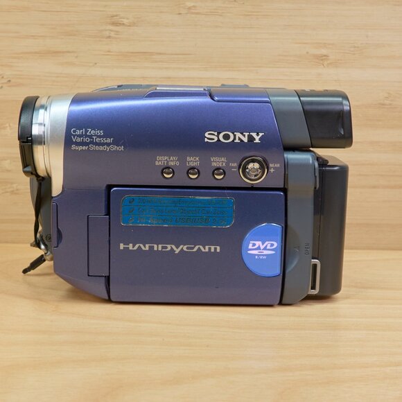 Sony DCR-DVD101 DVD Handycam Camcorder, Carl Zeiss Vario Tessar Lens, Made in Ja - Picture 5 of 8